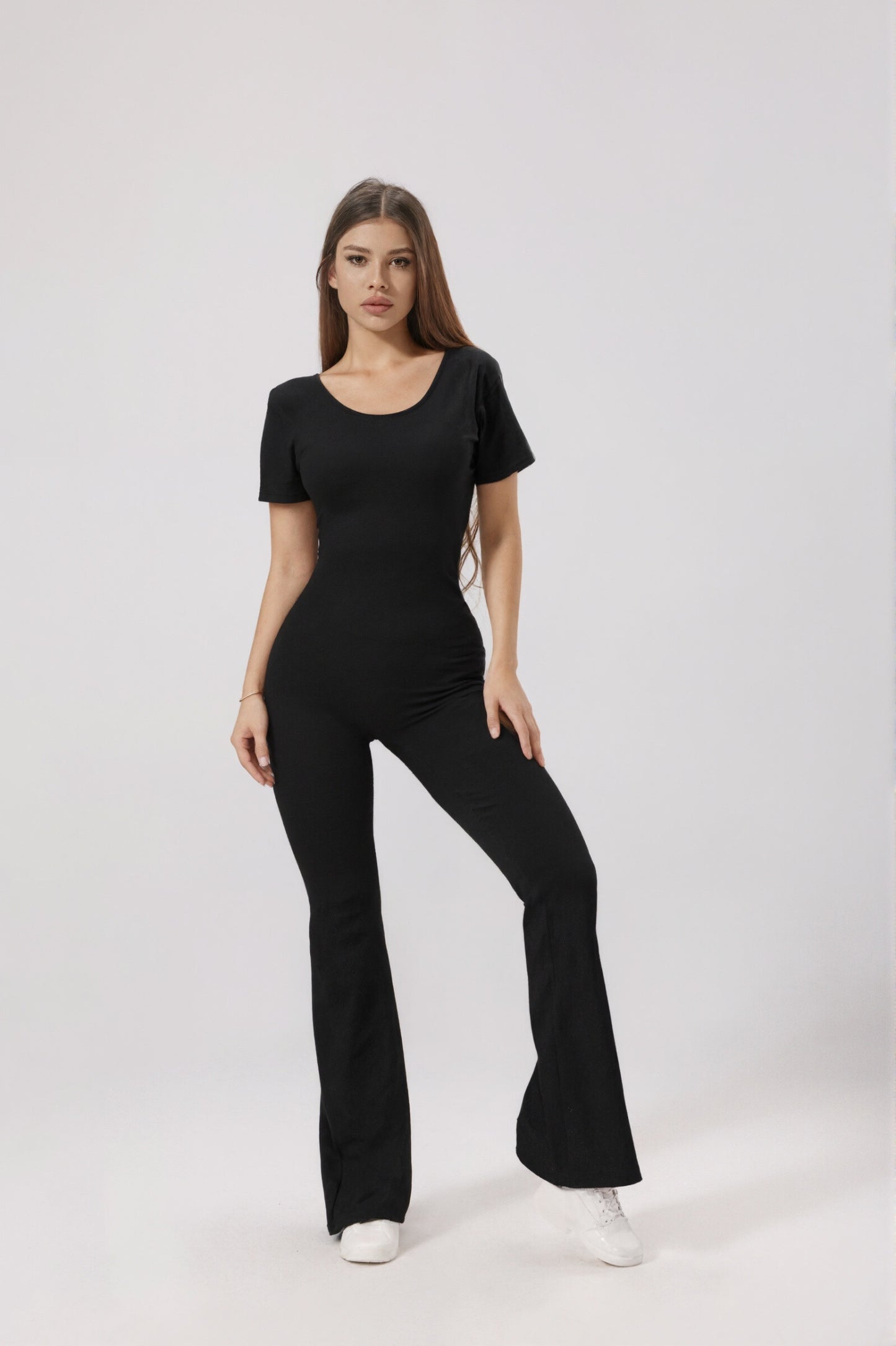 Women's backless fitted jumpsuit with short sleeves