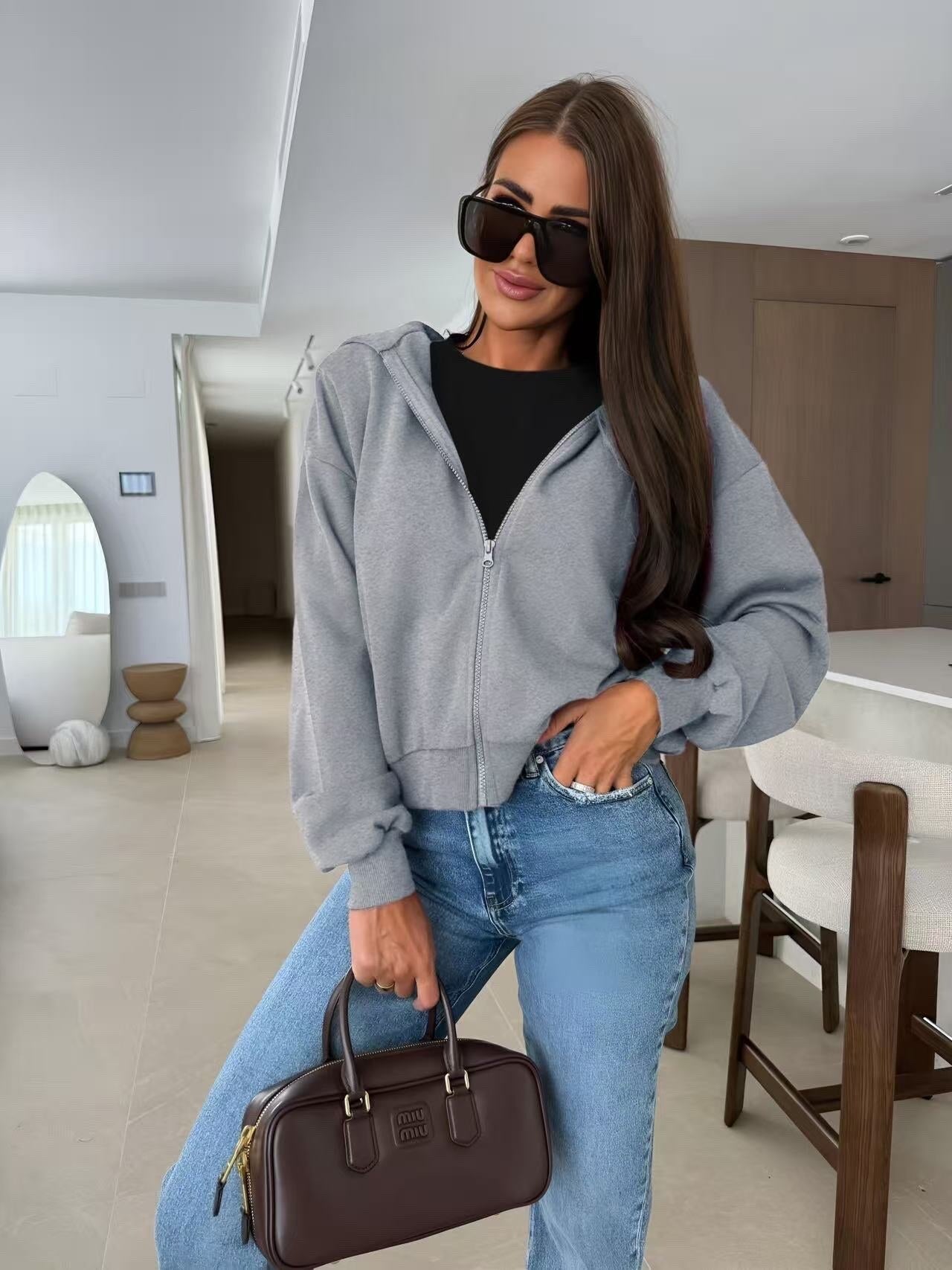 Hoodie with zip and pockets