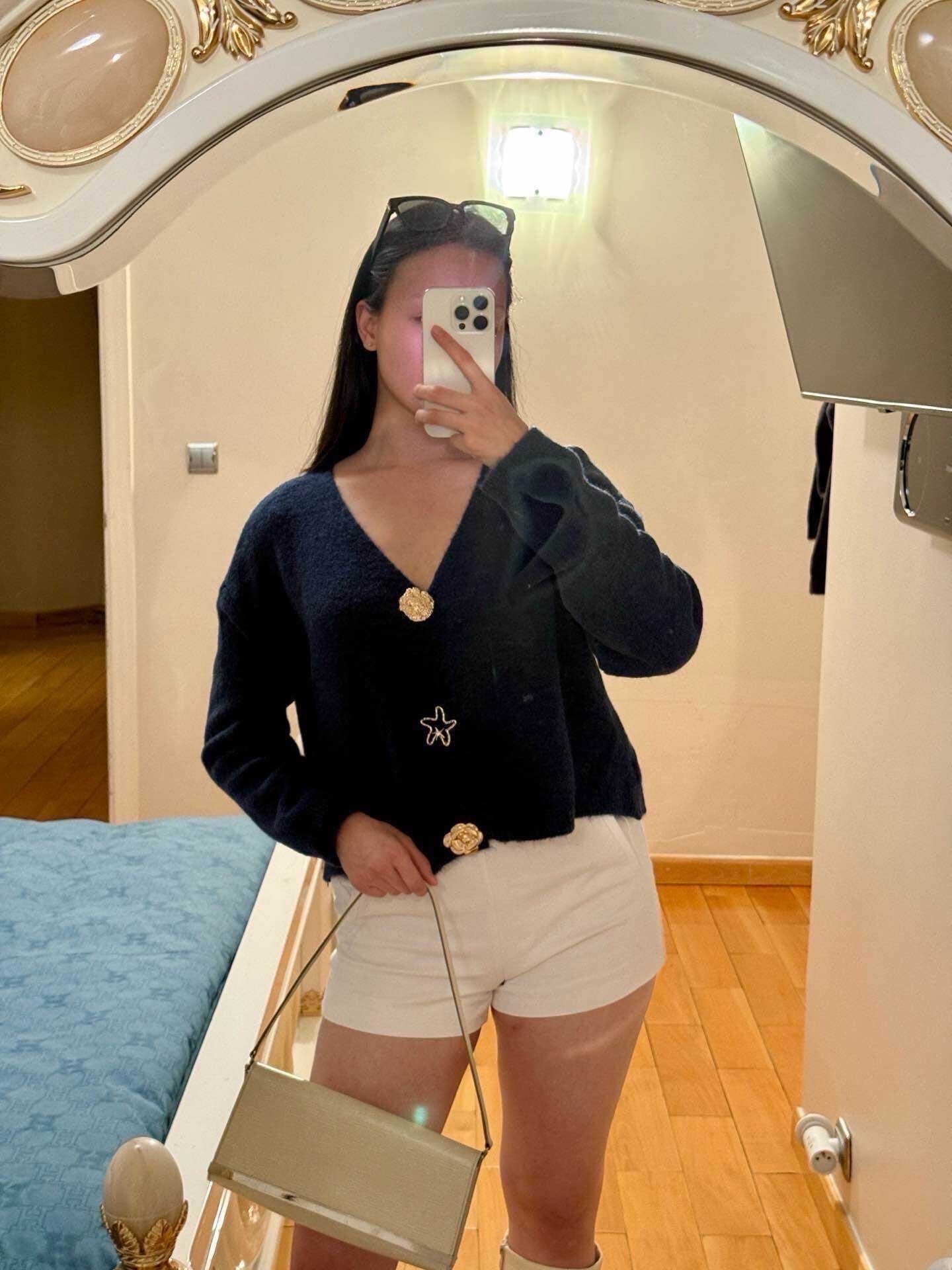 Baby alpaca vest with golden buttons