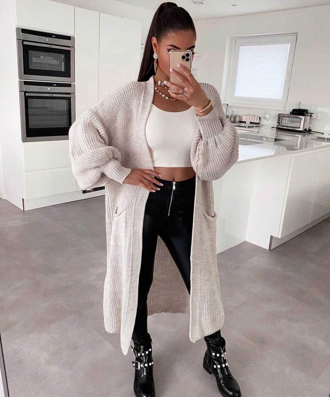 Long open vest with pockets