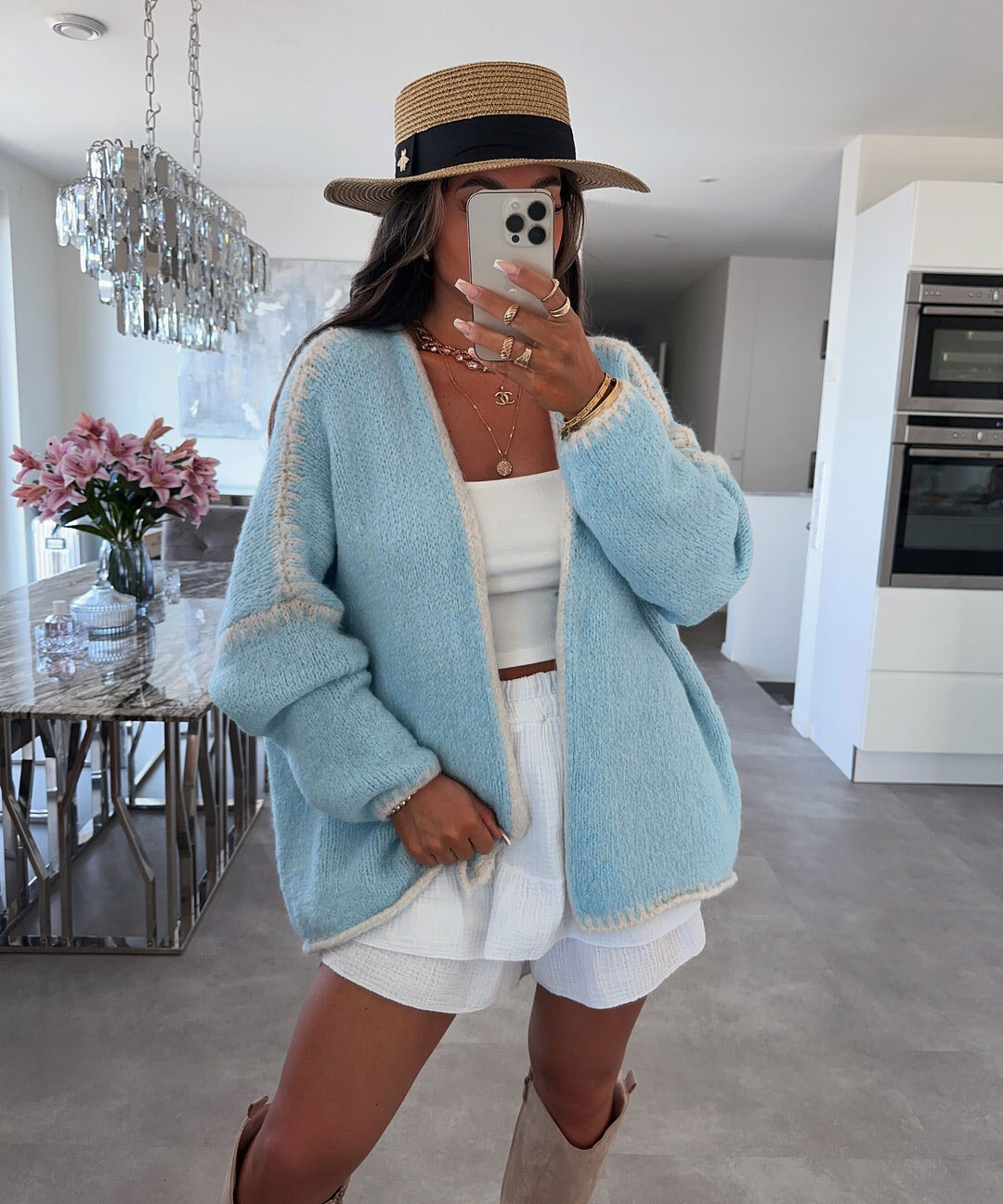 Open vest with border details