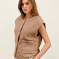 Gold -eyed sleeveless vest with golden button