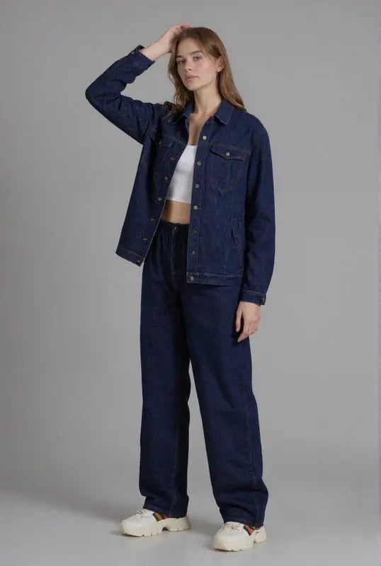 Wide-leg jeans with elastic waist and relaxed fit