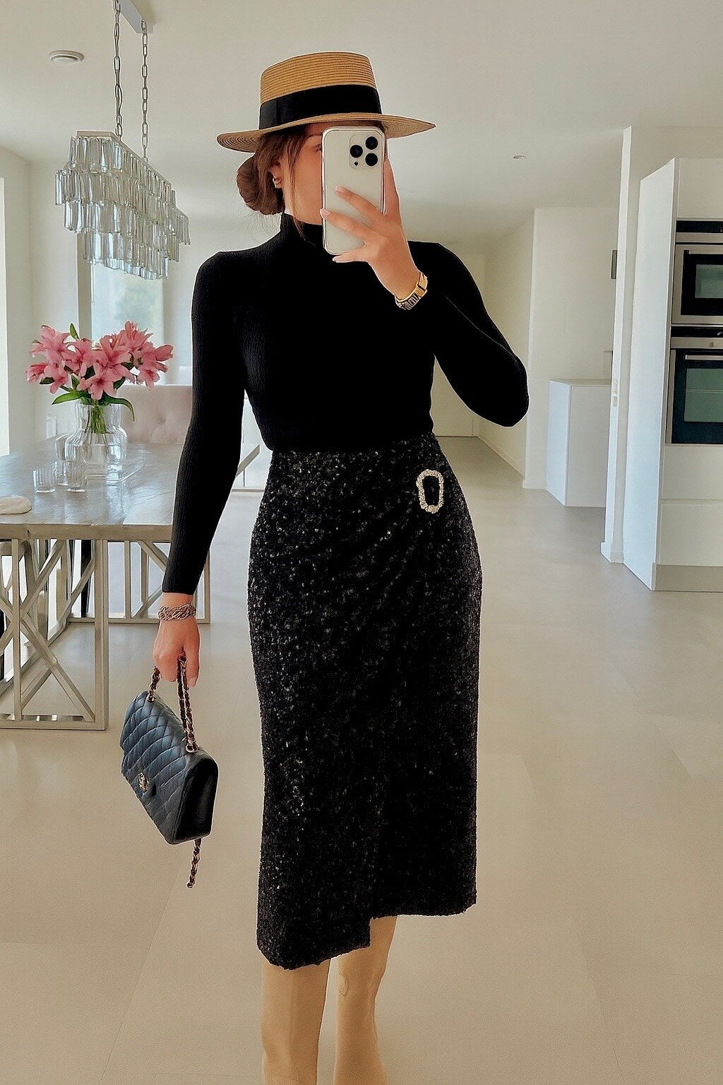 Sequin skirt with elastic waist and gold ring