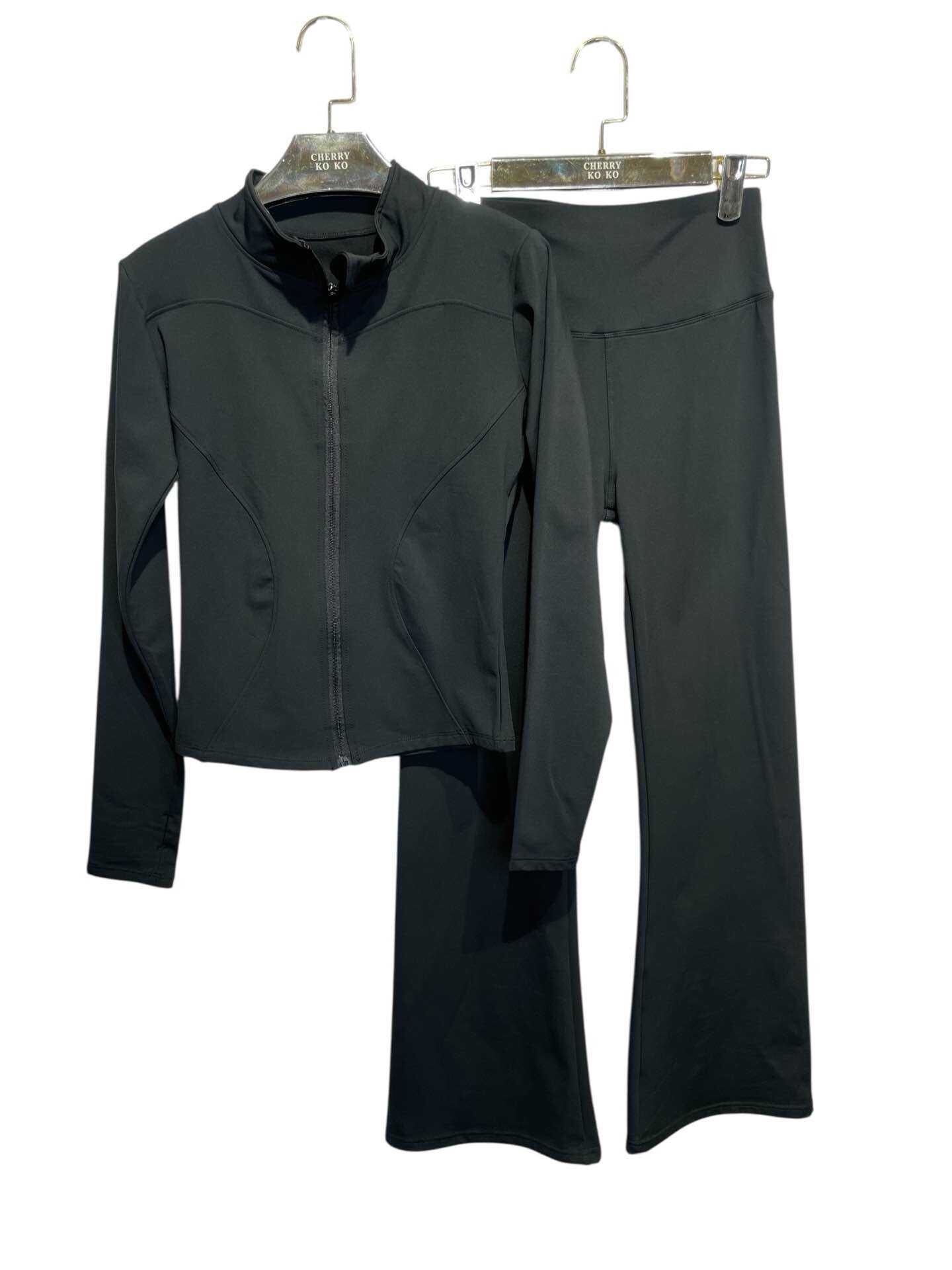 KYRA – Sport set with zip-up jacket and flared pants, lined with thick fleece