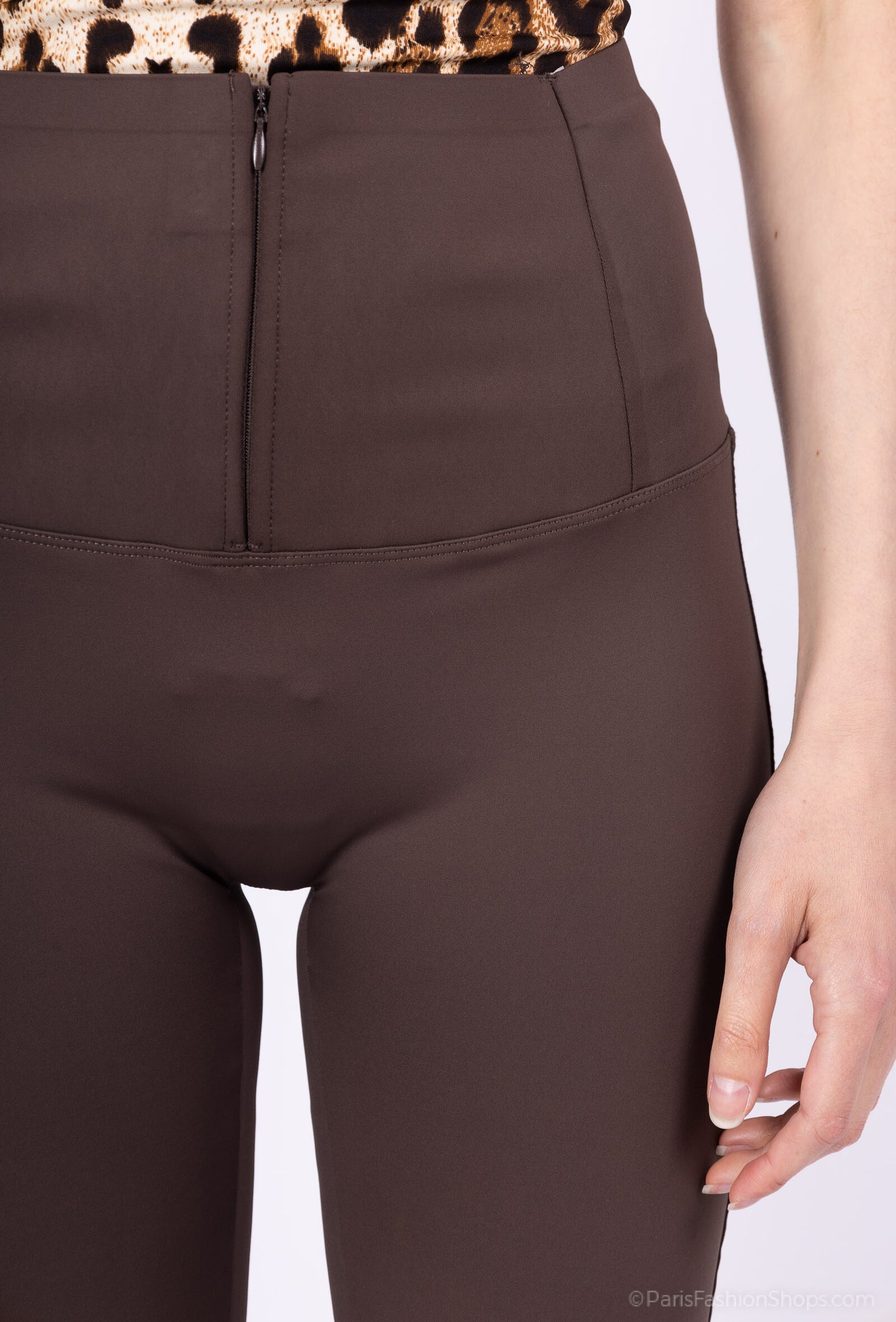 Elephant legs leggings with closure