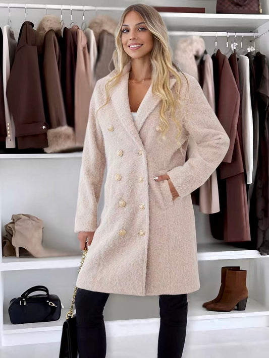 Chic coat with lining golden buttons textured and fluffy