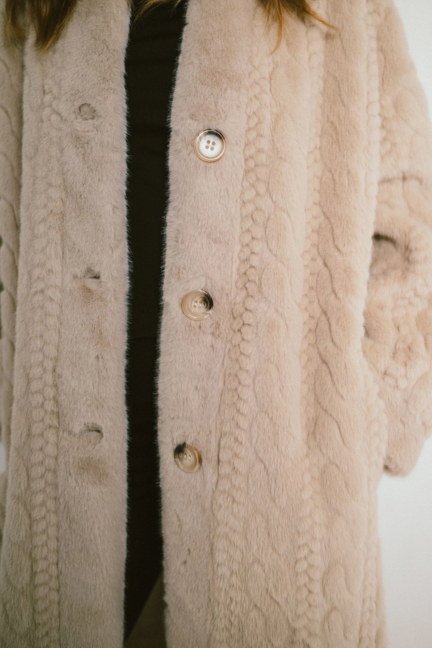 Long twisted faux fur coat – single-breasted