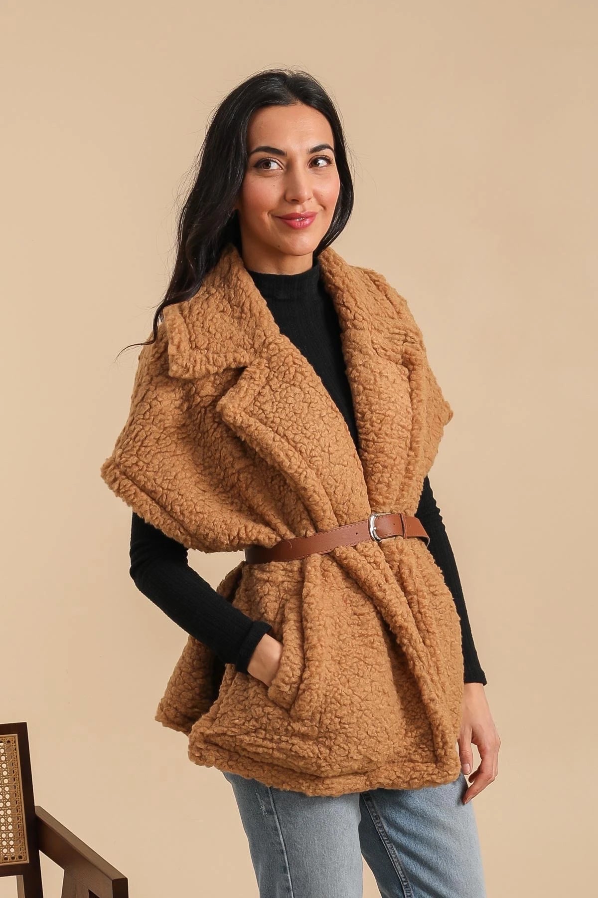Mid-length sheepskin coat with belt and lining