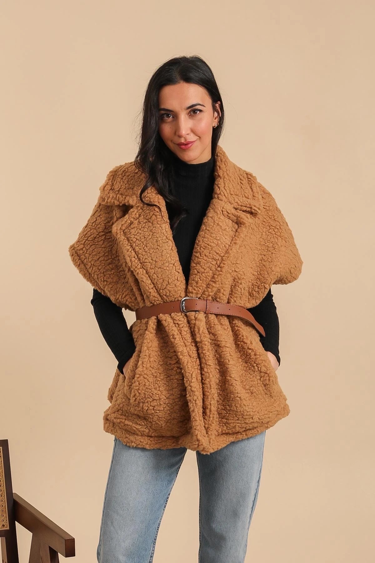 Mid-length sheepskin coat with belt and lining