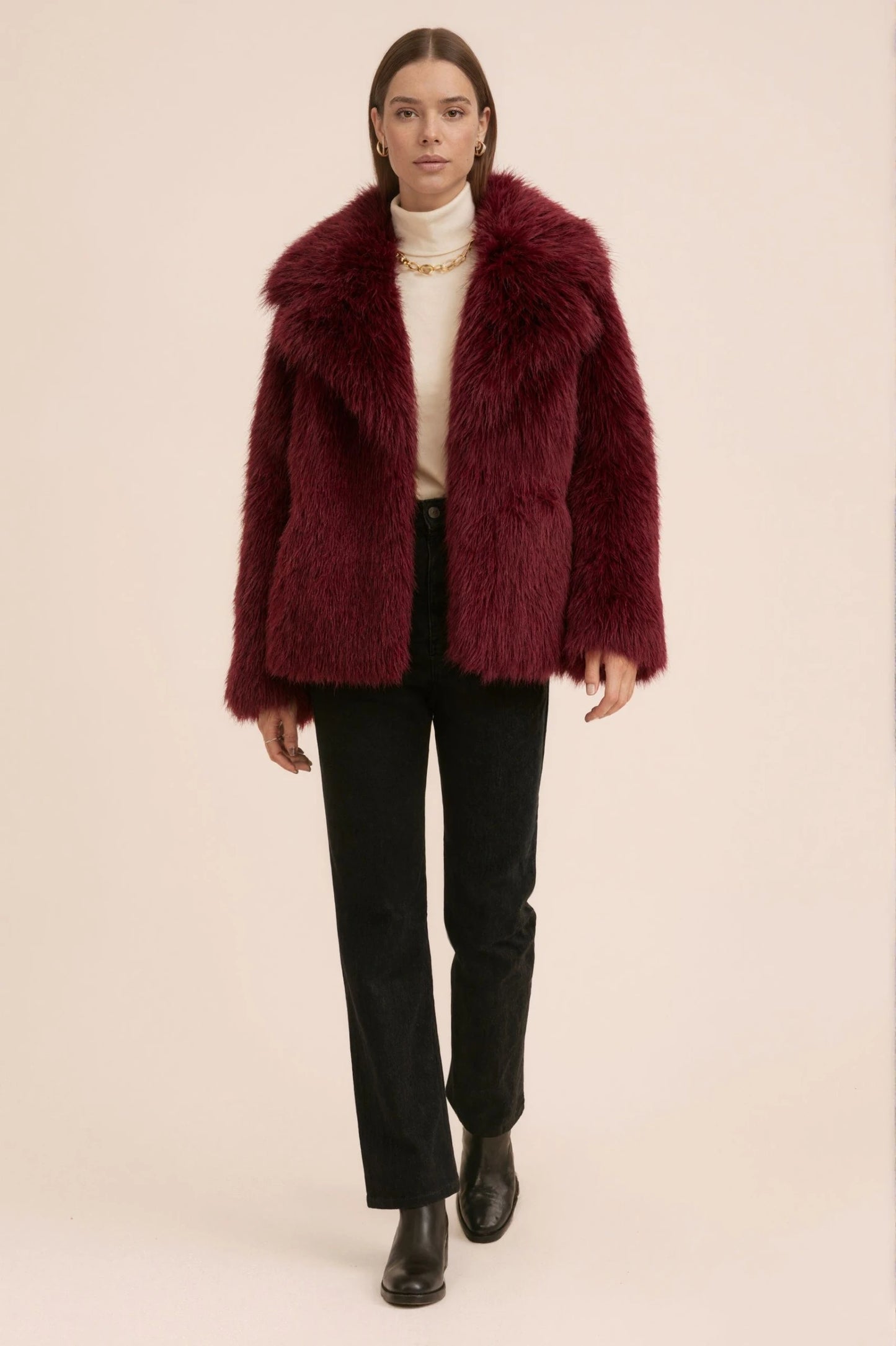 MONROE - Short jacket in premium faux fur