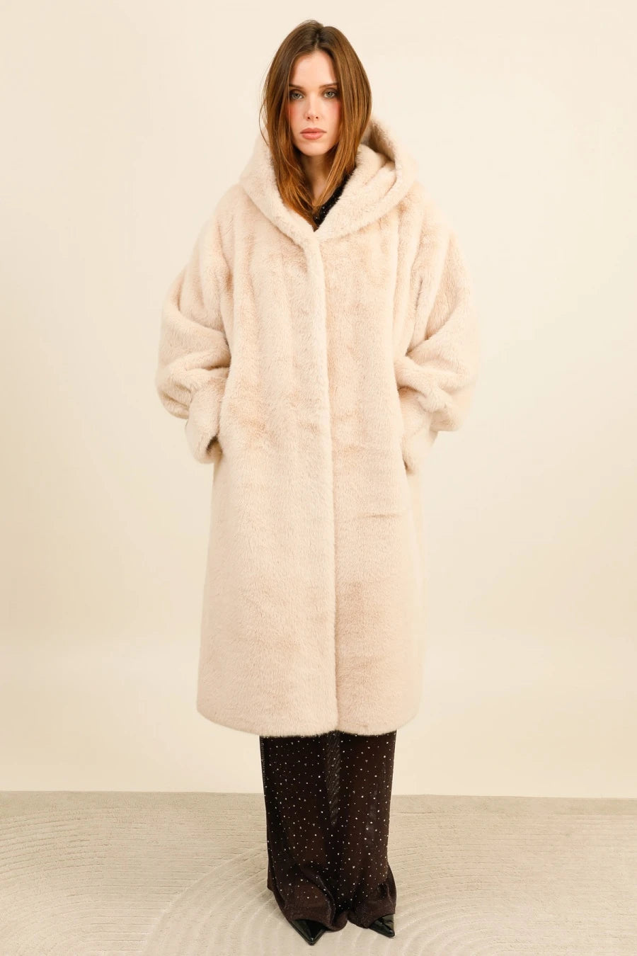 AURA – Long hooded coat in premium faux fur