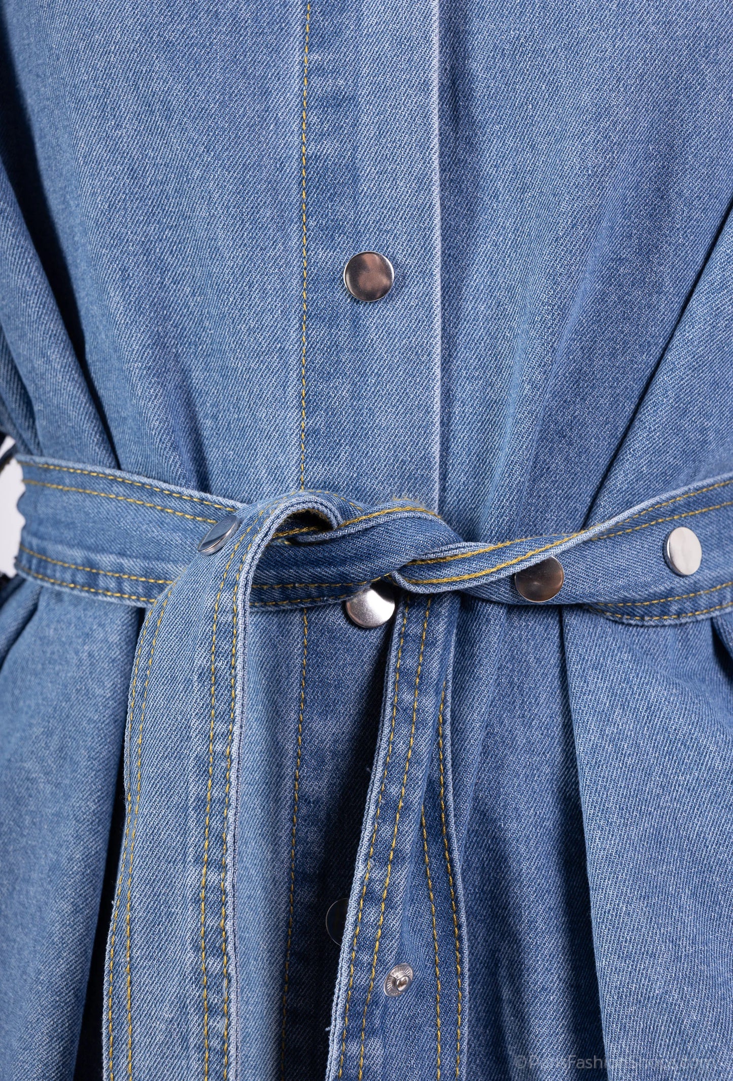 DENVER – Belted oversized denim set