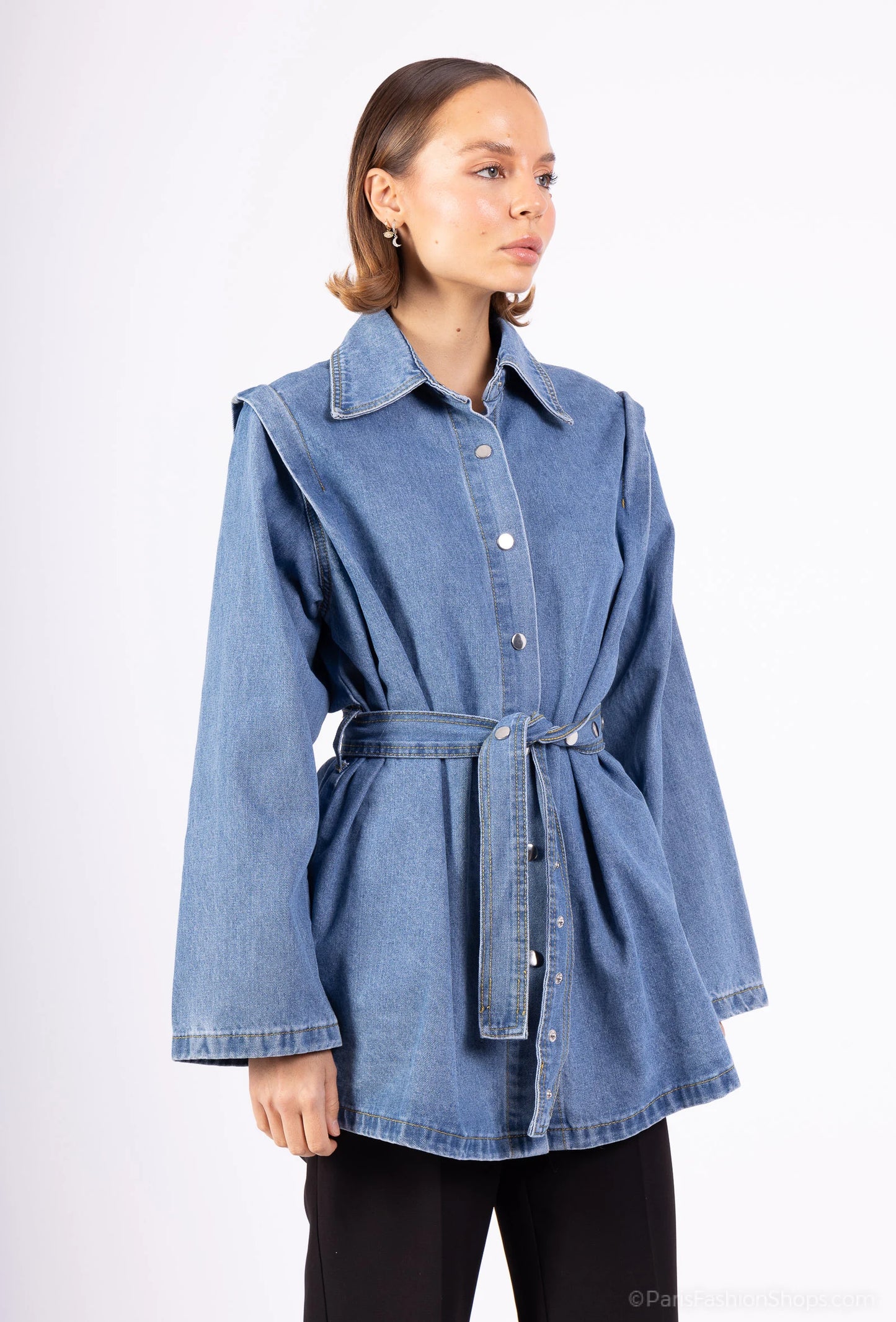 DENVER – Belted oversized denim set