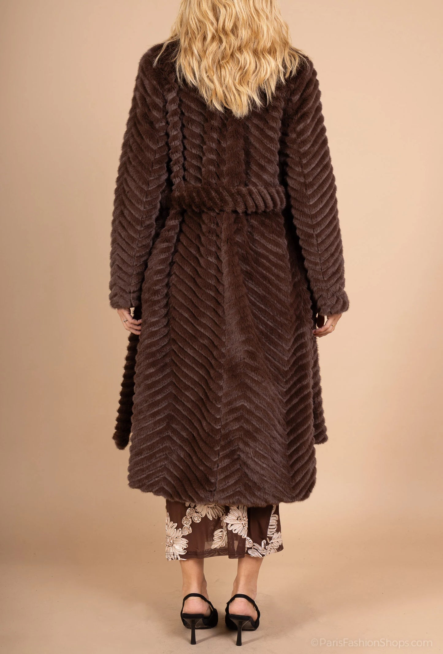 Long faux fur coat with herringbone pattern – Integrated belt