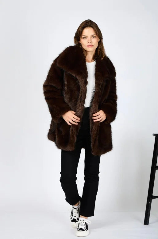 Chic faux fur coat with oversized collar, elegant cocoon style