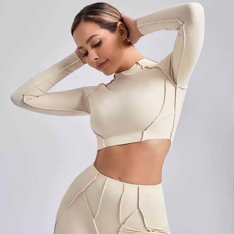 NOVA – Technical set with exposed seams