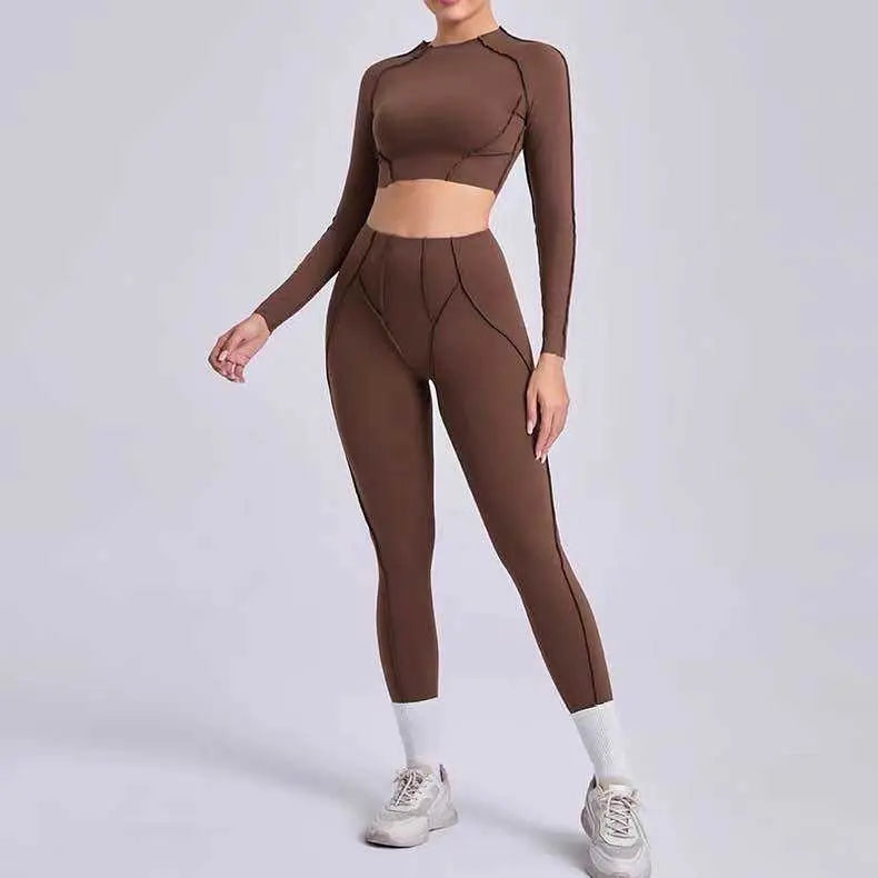 NOVA – Technical set with exposed seams