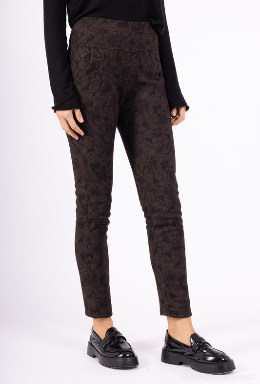 Pants with Elegant flowered patterns