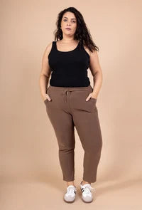Simple and stuffed jogging pants