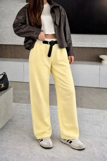 Oversized pants with belt and white stripe
