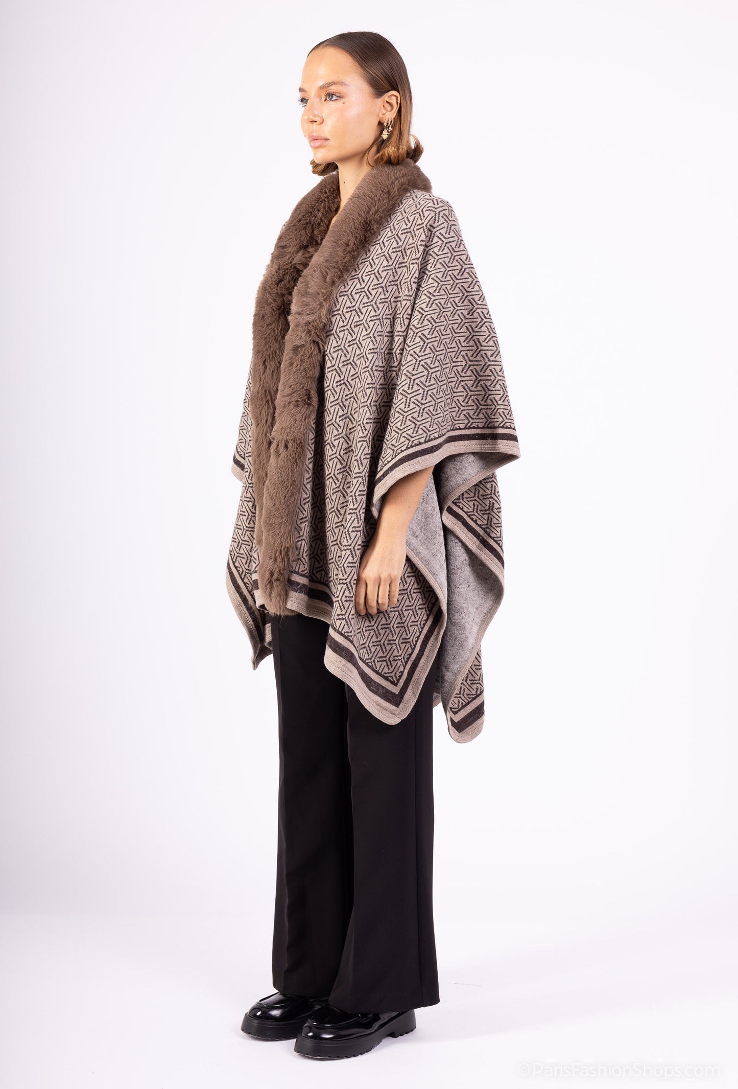 Women's Cozy Faux Fur Cape