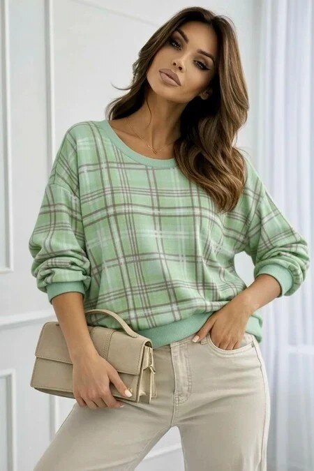 Round neck check print sweater