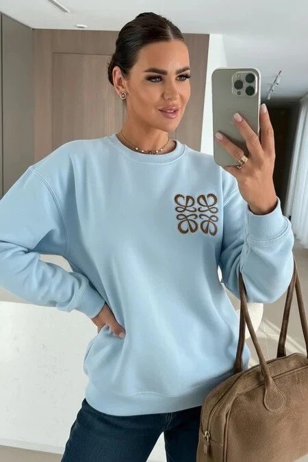 Oversized round neck sweater – Embroidery