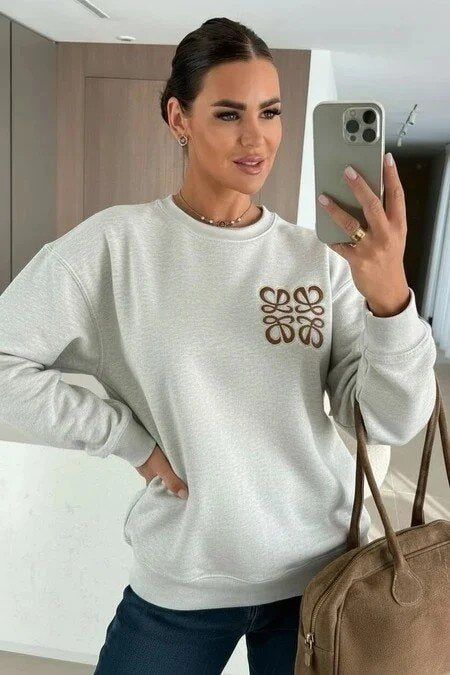 Oversized round neck sweater – Embroidery