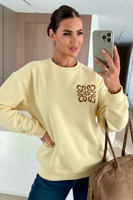 Oversized round neck sweater – Embroidery