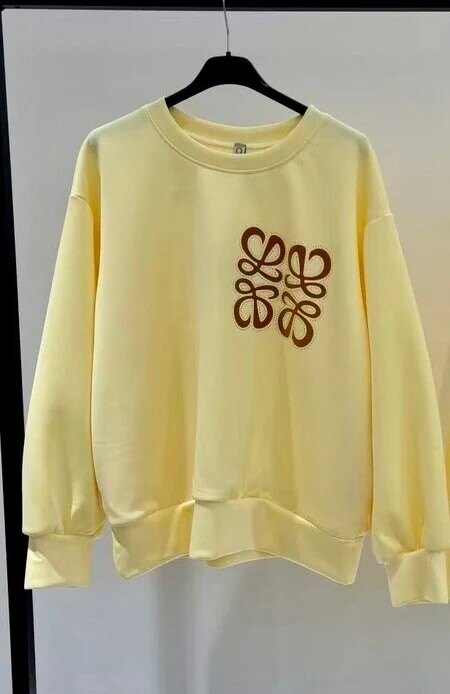 Oversized round neck sweater – Embroidery