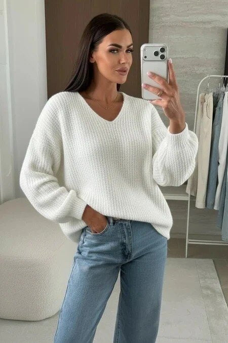 Oversized V-neck sweater in baby alpaca