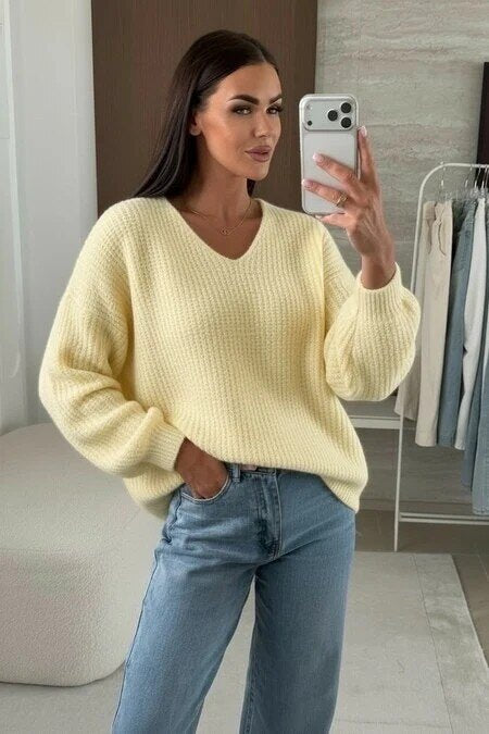 Oversized V-neck sweater in baby alpaca