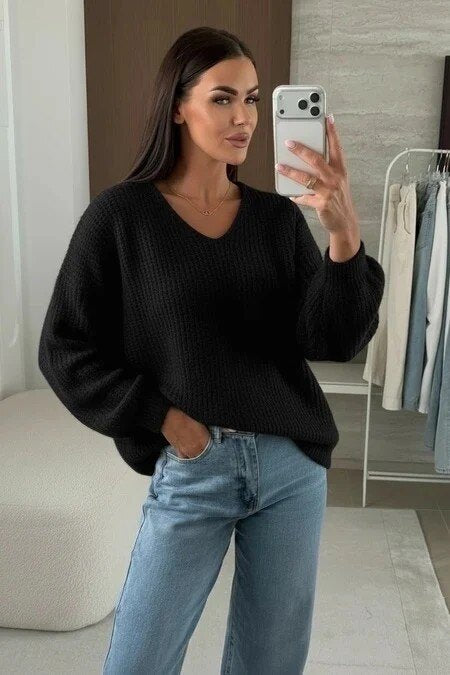 Oversized V-neck sweater in baby alpaca