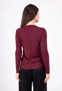 Elegant Collar Pull in V-neck