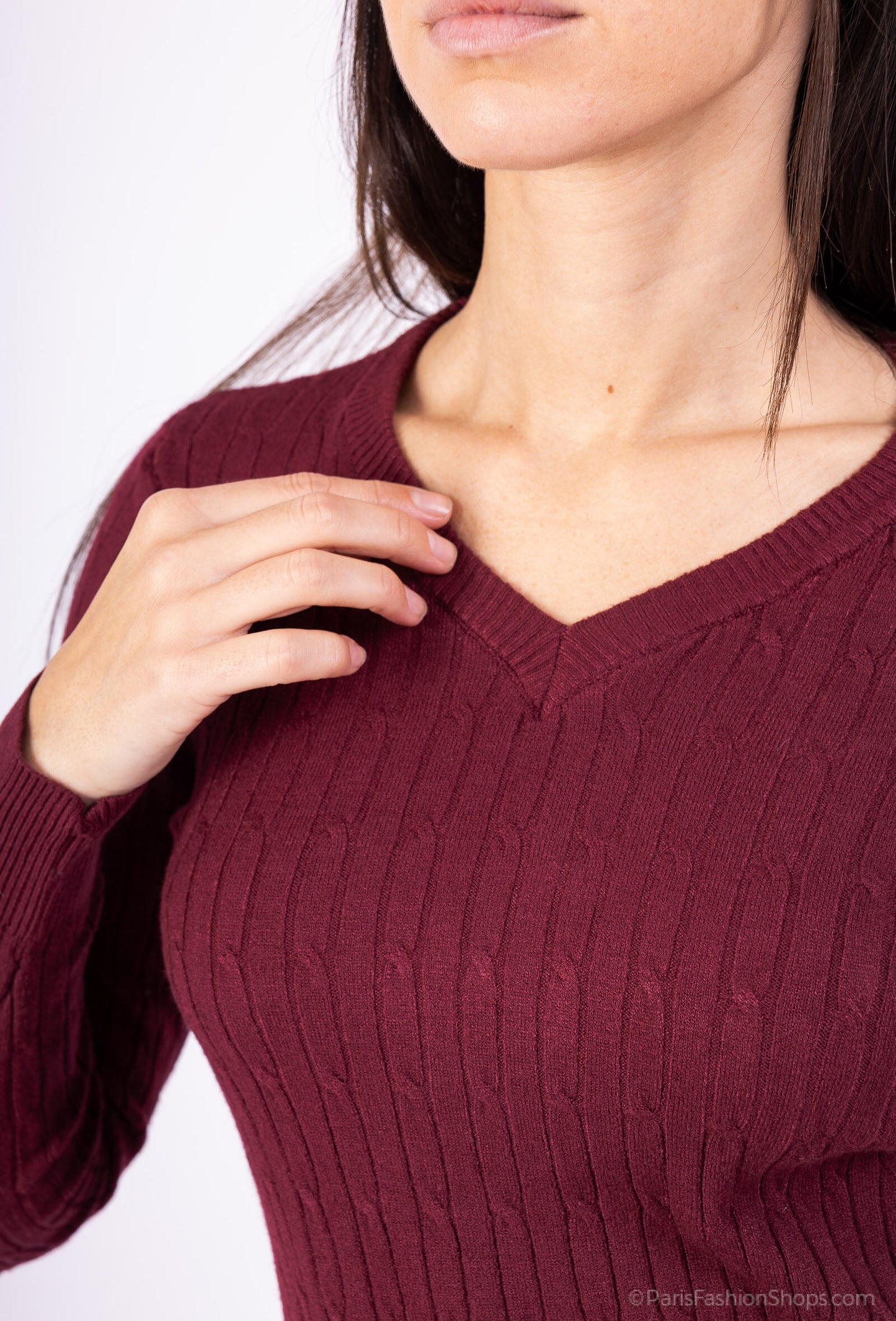 Elegant Collar Pull in V-neck