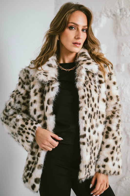 RAVEN – Short jacket in printed faux fur