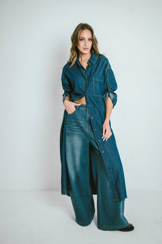 DENVER – Oversized long denim shirt