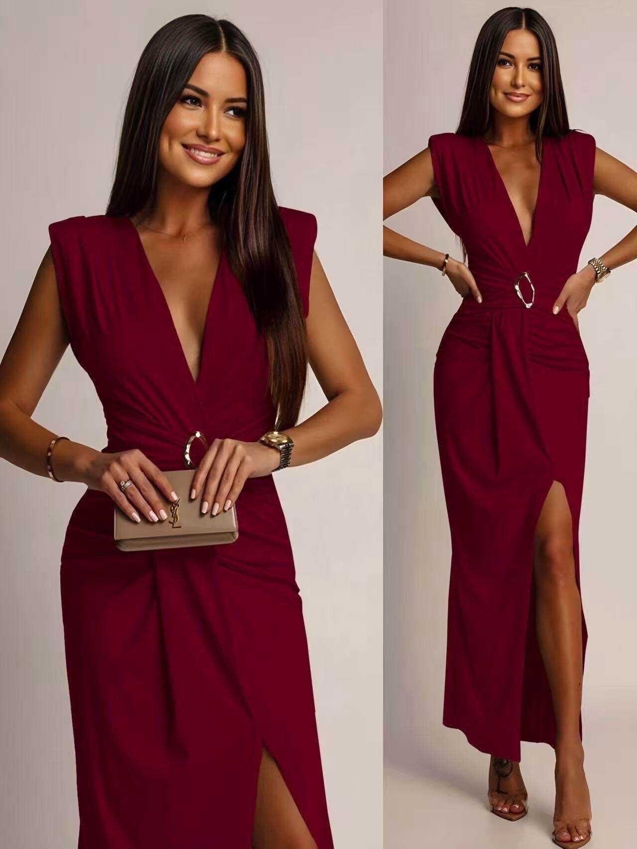 Chic dress - split, V -neck, ring detail