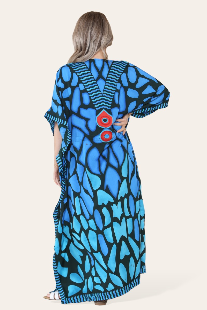 Long dress with V-neck and bold abstract print Ref-7030-L