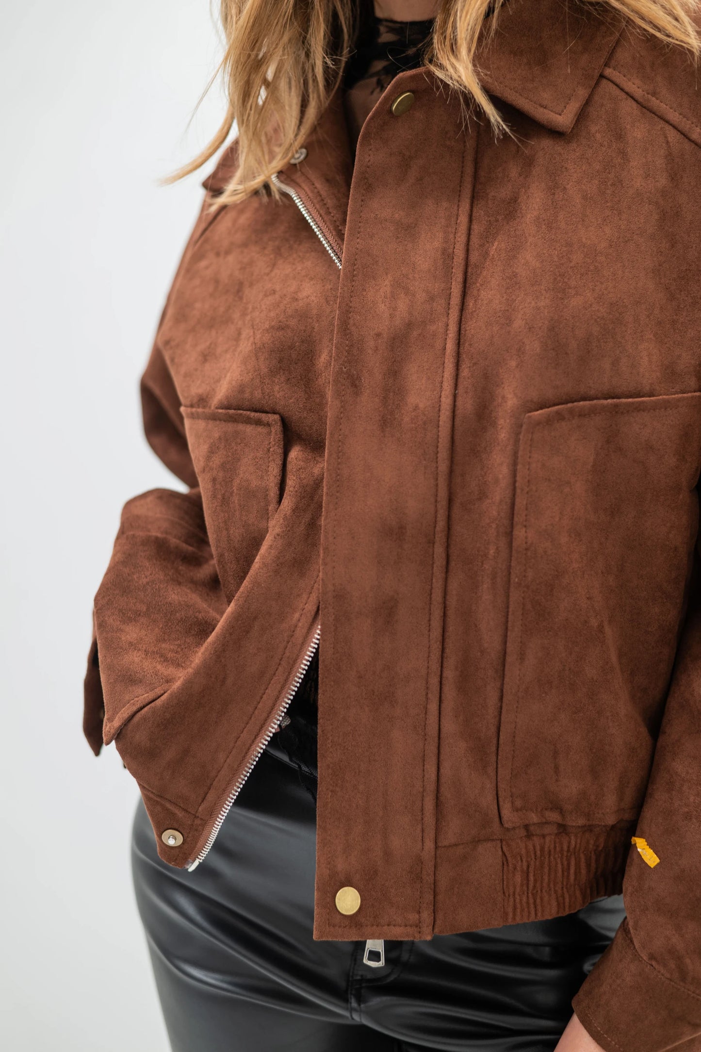 SIENNA – Short faux suede jacket with patch pockets