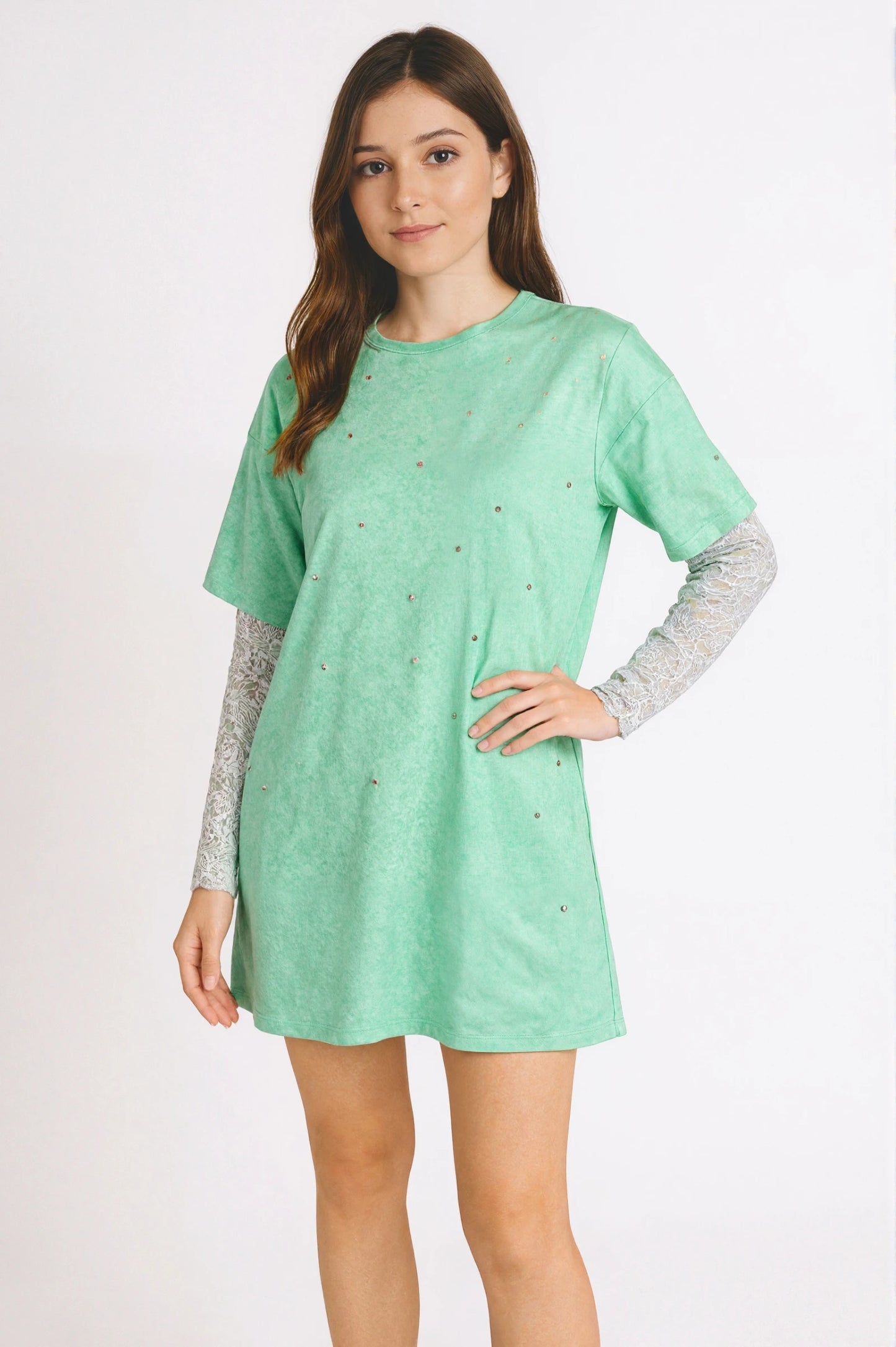 Oversized washed T-shirt with rhinestones and lace long sleeves