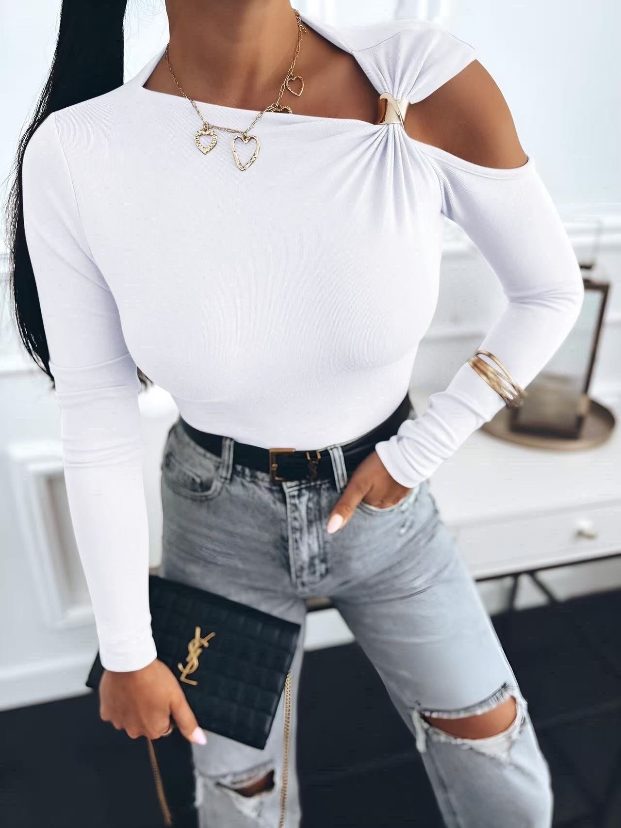 Asymmetrical top with bare shoulder with ring detail