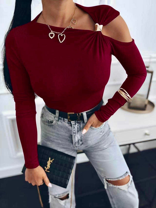 Asymmetrical top with bare shoulder with ring detail