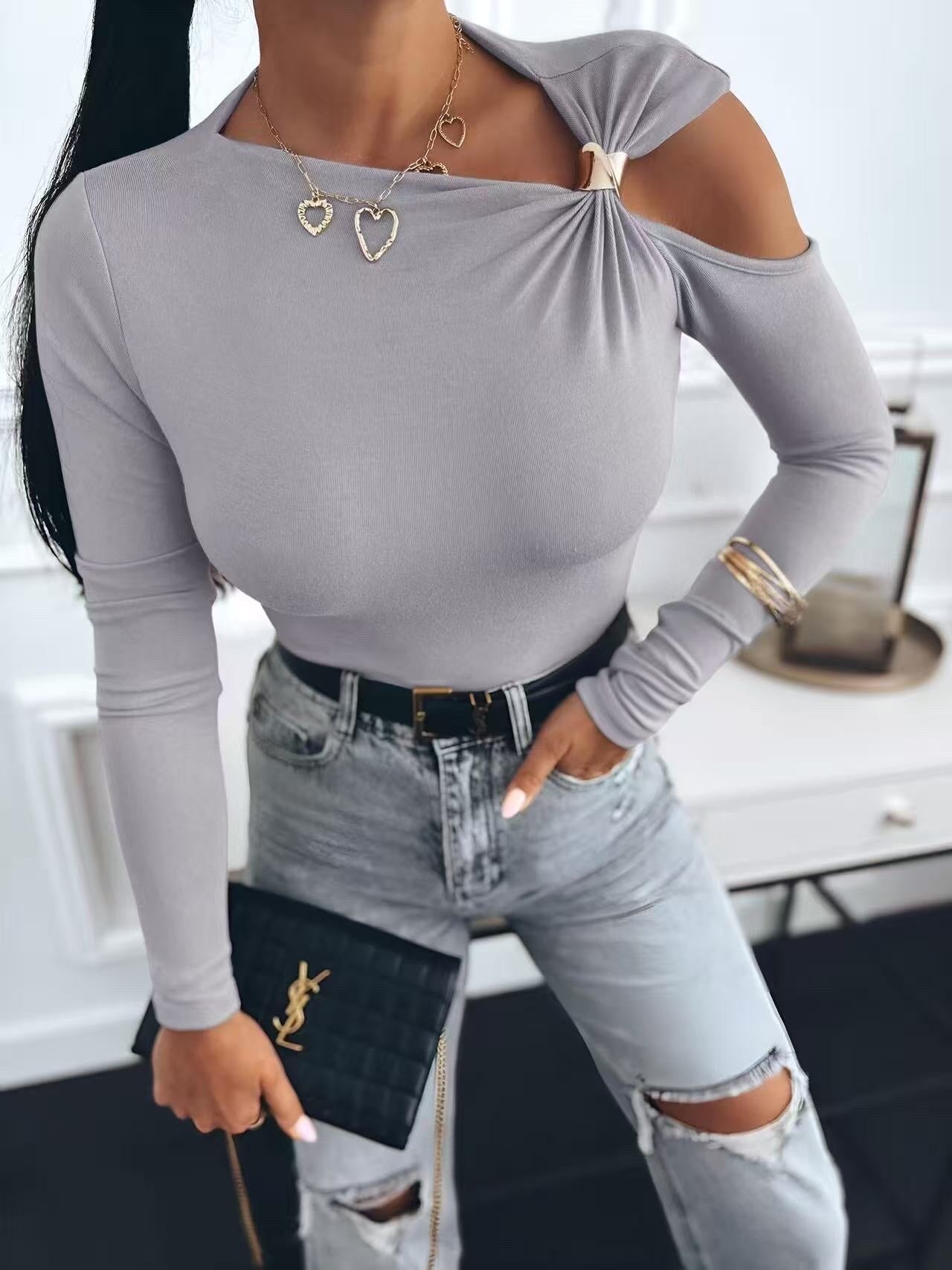 Asymmetrical top with bare shoulder with ring detail