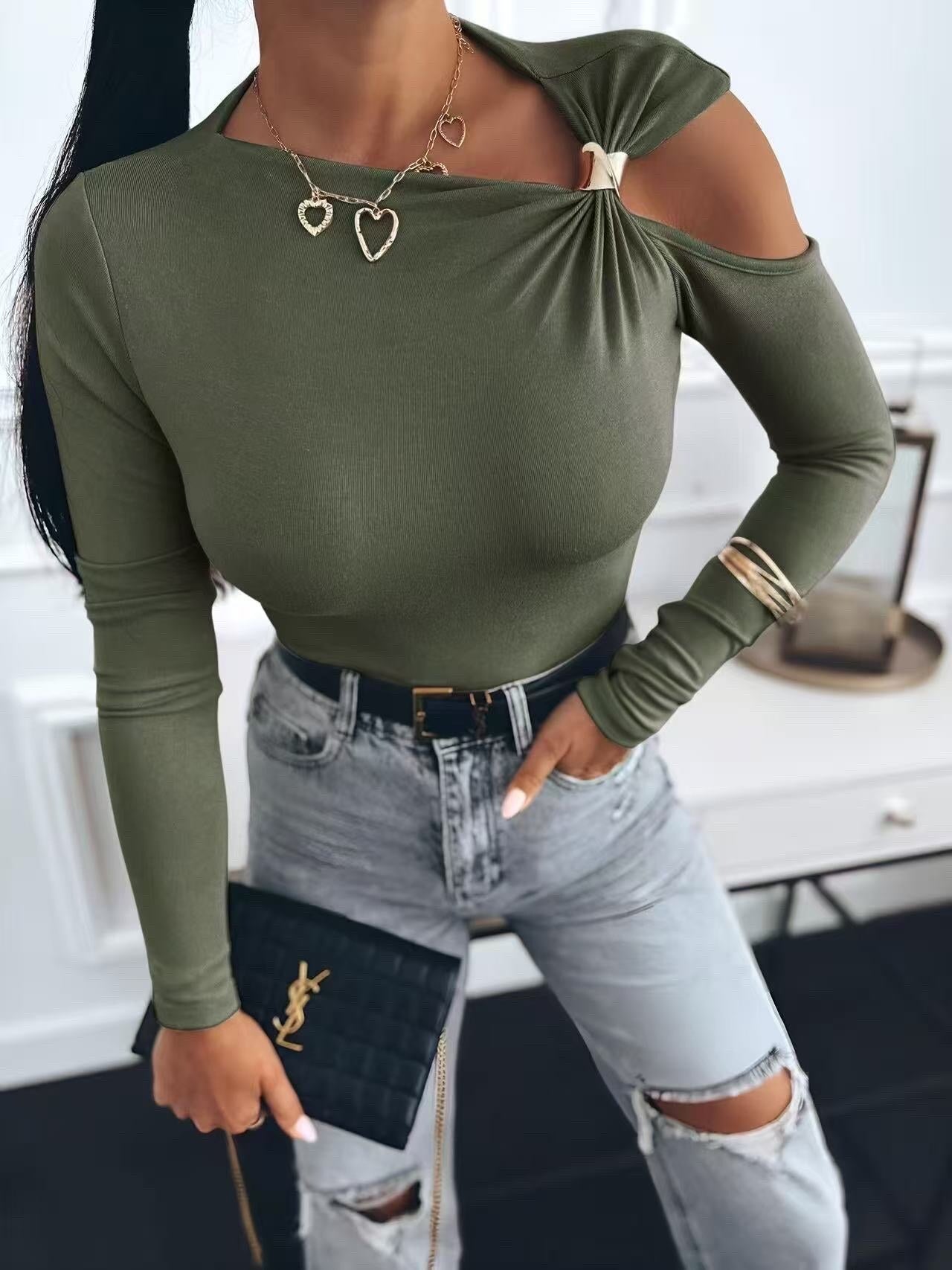 Asymmetrical top with bare shoulder with ring detail