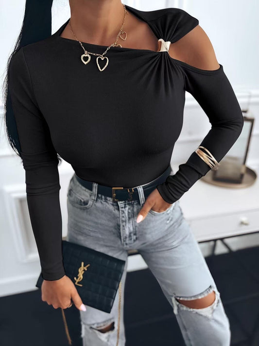Asymmetrical top with bare shoulder with ring detail
