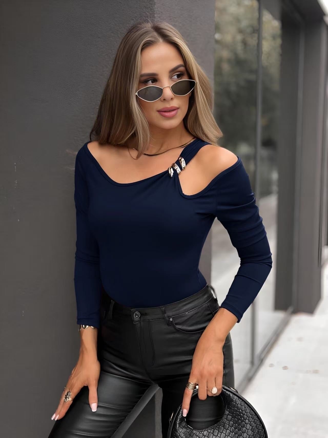 Top sleeve long with detail jewelry