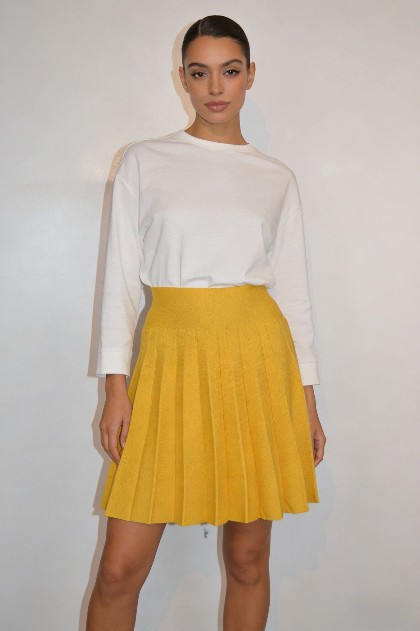 VALENTINA – High-waisted pleated mini skirt