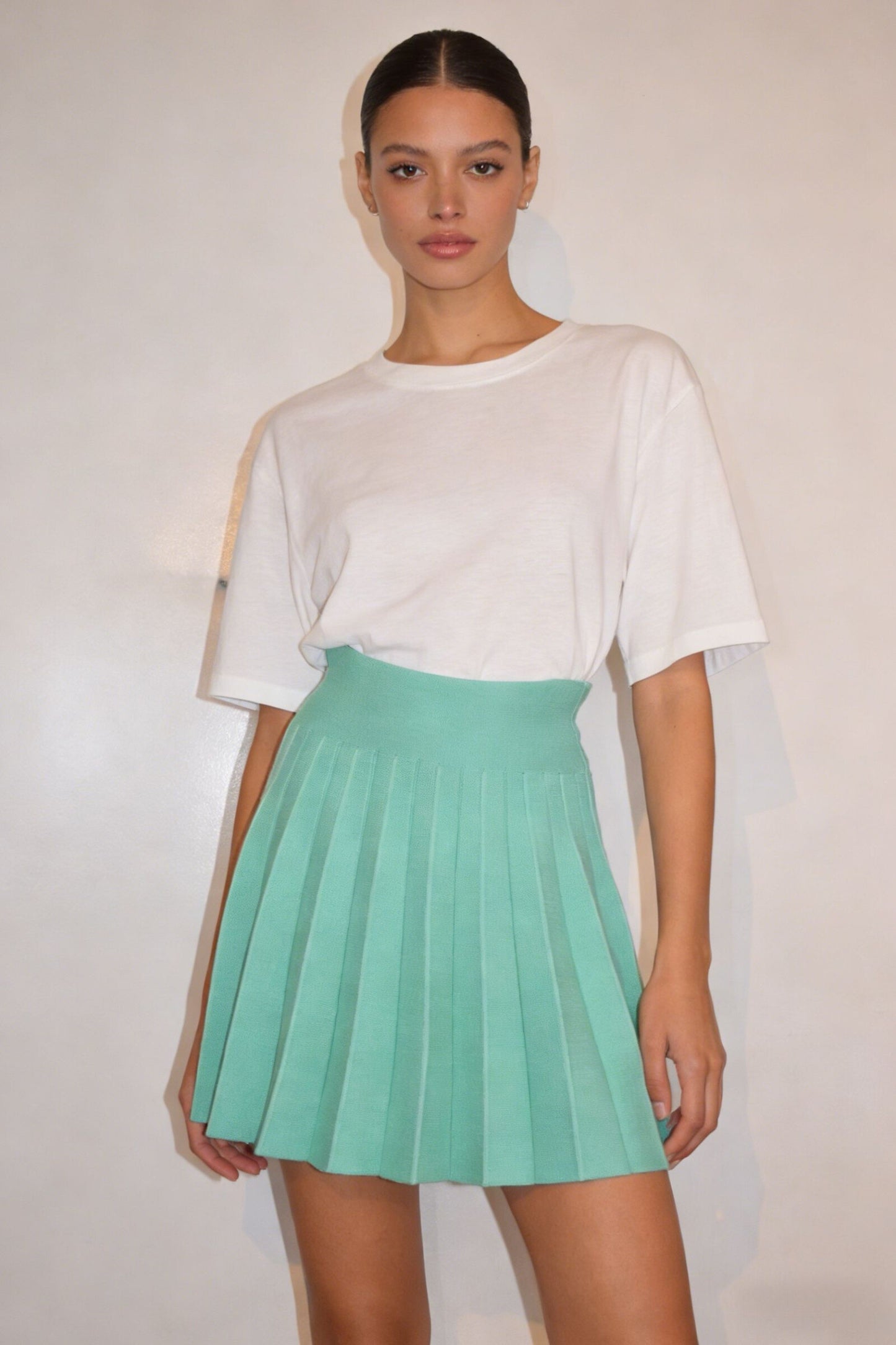 VALENTINA – High-waisted pleated mini skirt